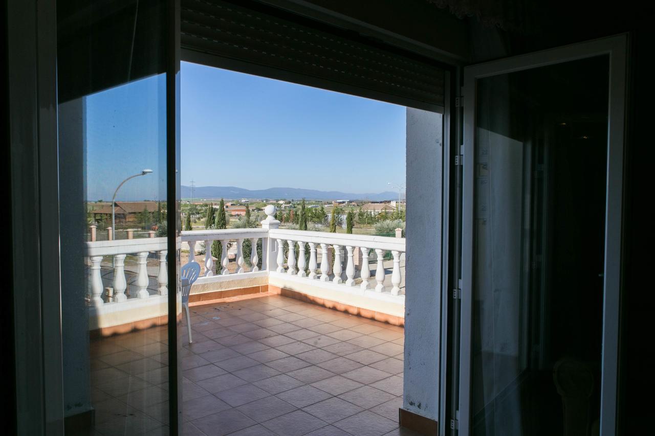La Rosaleda De Orgaz Pension Buitenkant foto