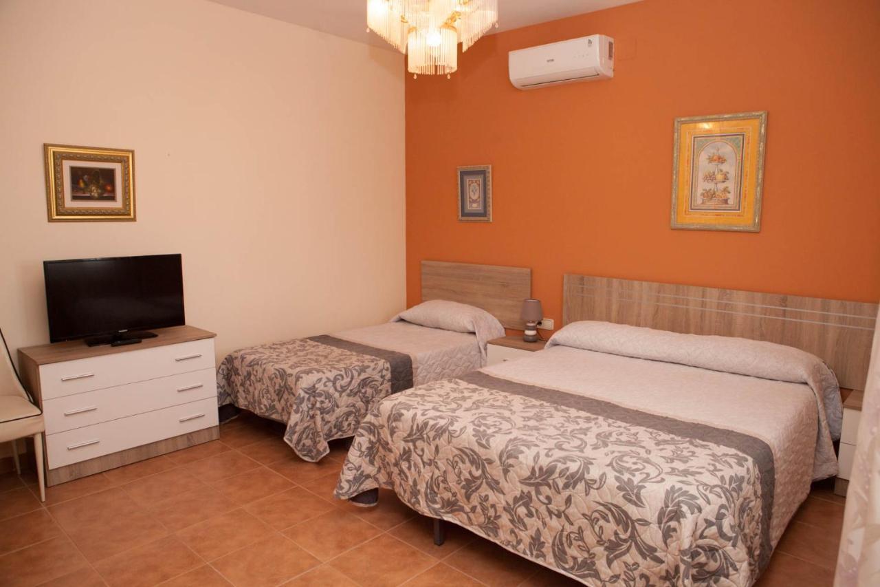 La Rosaleda De Orgaz Pension Buitenkant foto