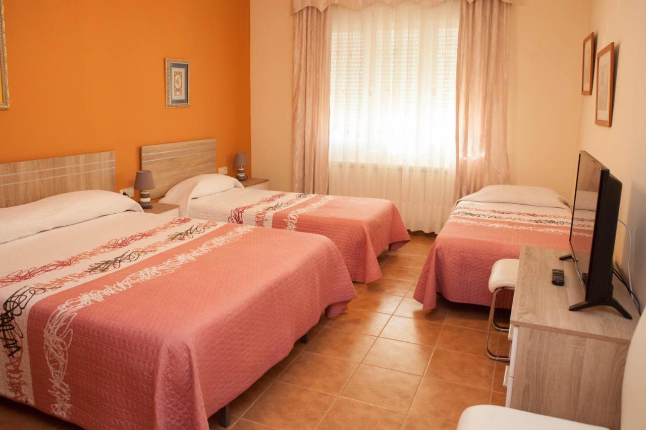 La Rosaleda De Orgaz Pension Buitenkant foto