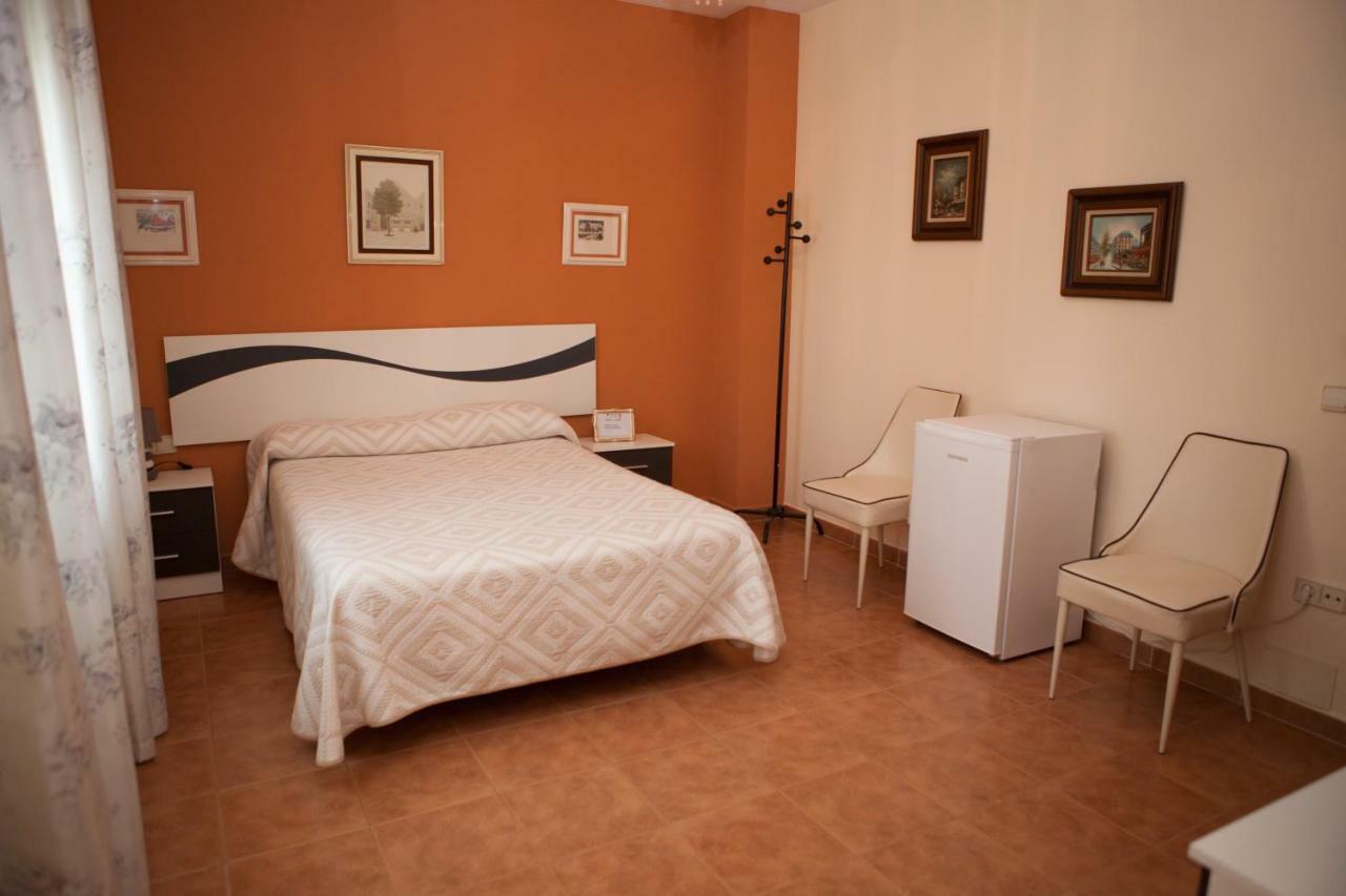 La Rosaleda De Orgaz Pension Buitenkant foto