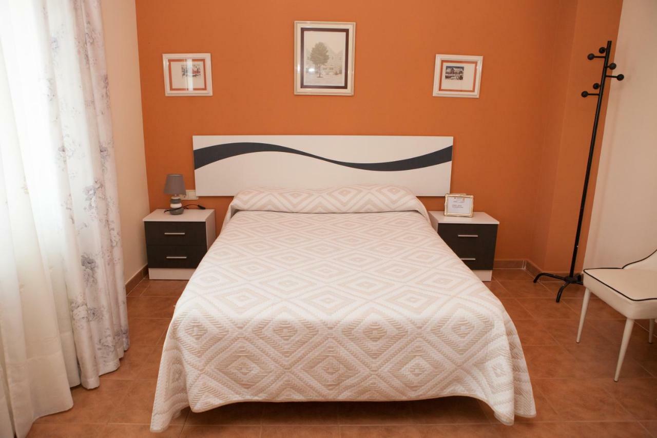La Rosaleda De Orgaz Pension Buitenkant foto