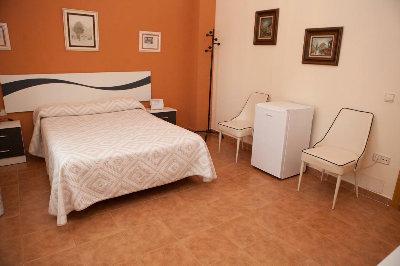 La Rosaleda De Orgaz Pension Buitenkant foto